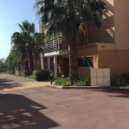 Appt 6 Pers Piscine Parking Clim Apartman